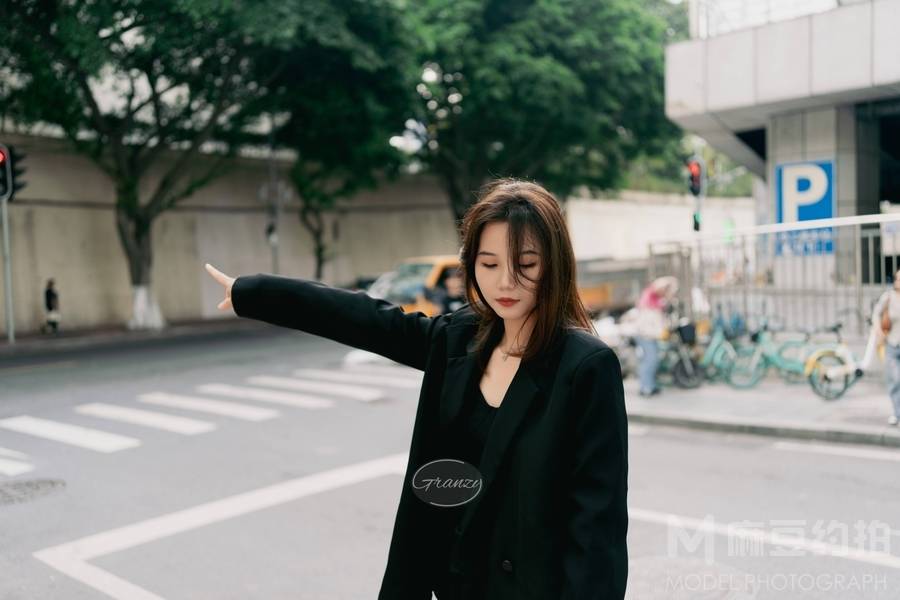 情绪模特