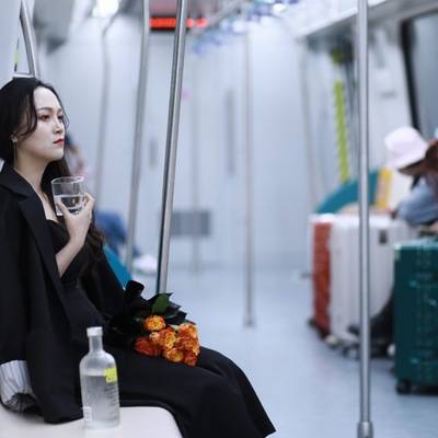 情绪模特