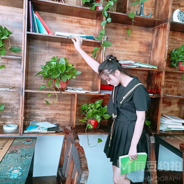 校园模特