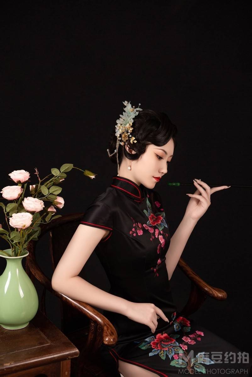 情绪模特