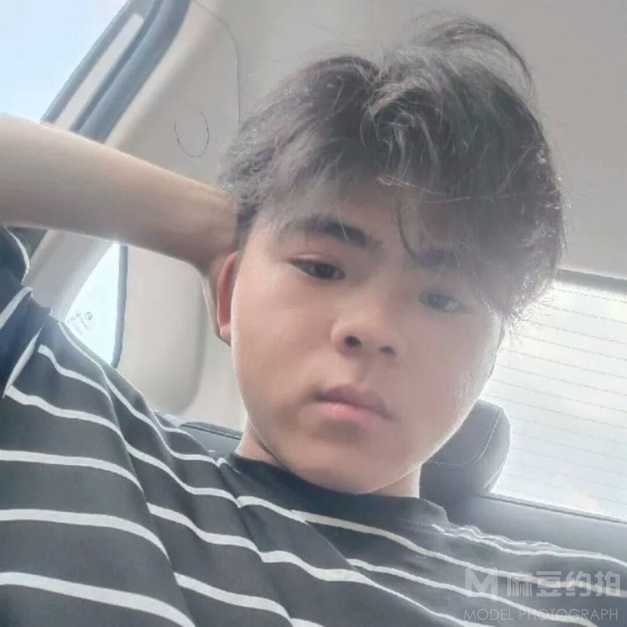 纪实模特