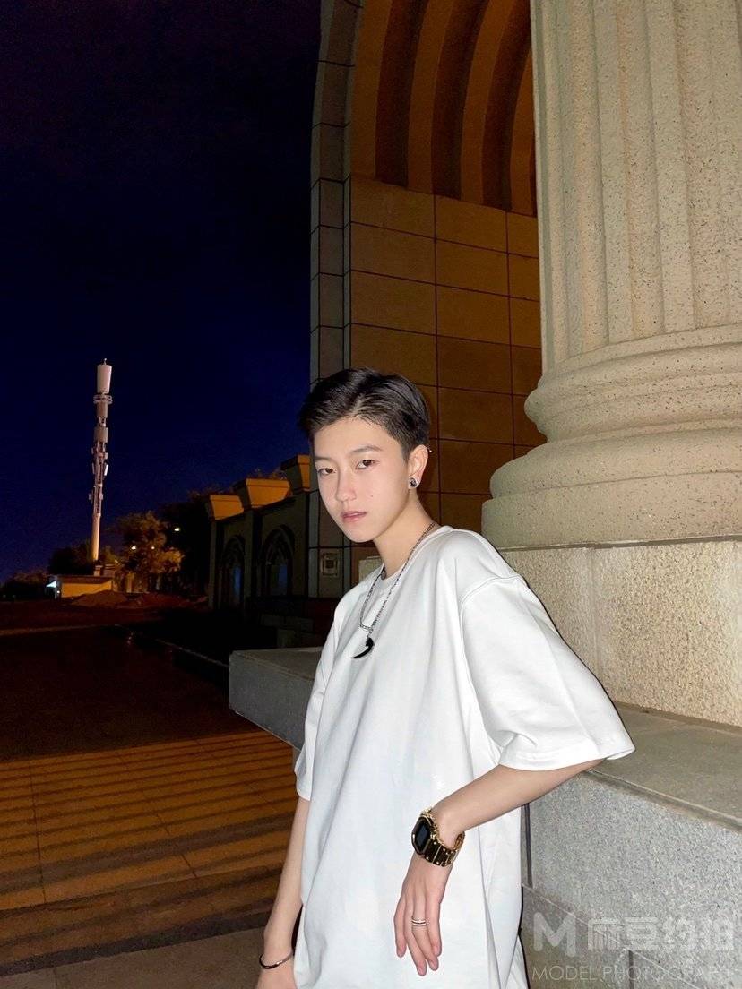 夜景模特