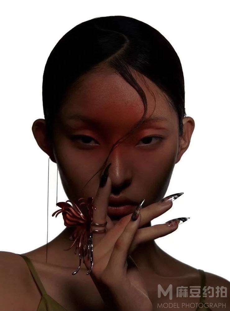 情绪模特