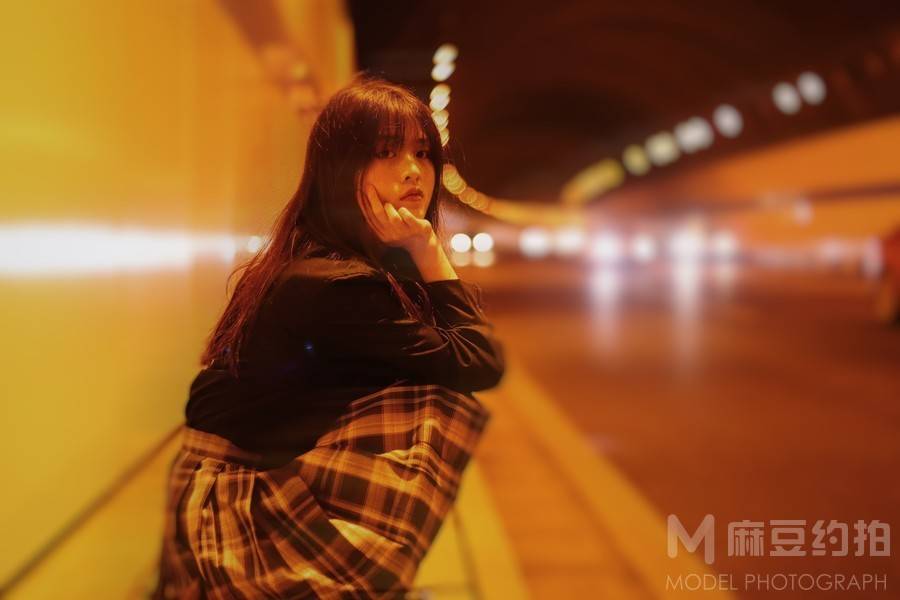 情绪模特