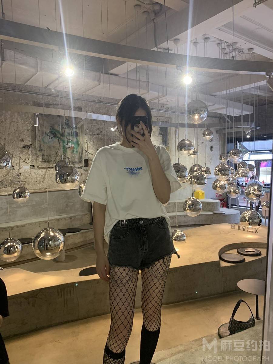 黑白模特