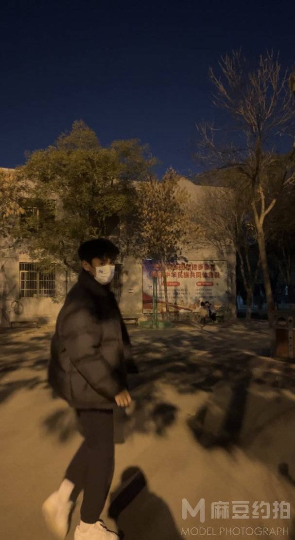 校园模特