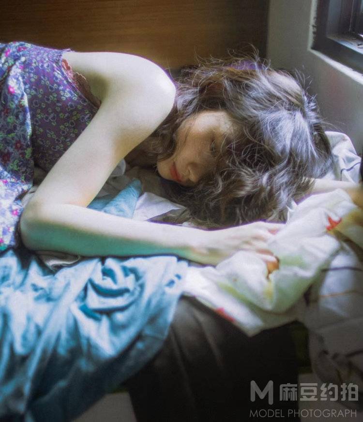 黑白模特