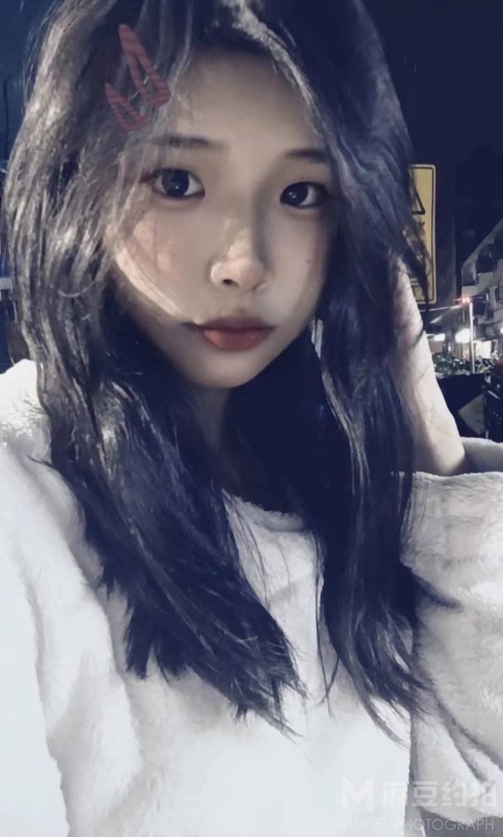 宝丽来模特