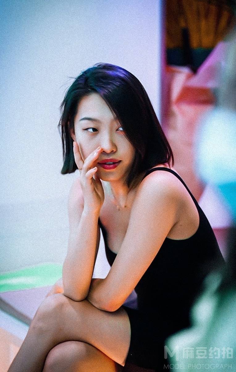 情绪模特
