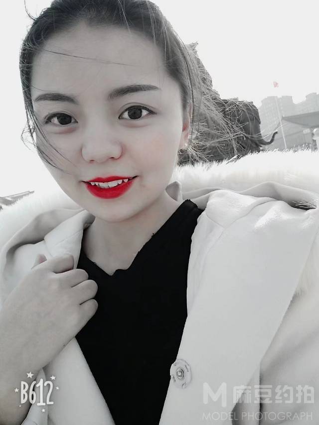 黑白模特