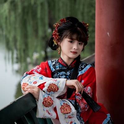 汉服模特
