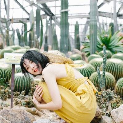情绪模特