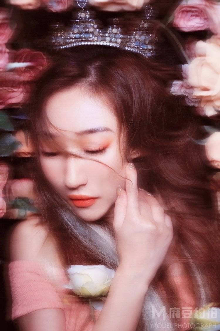 情绪模特