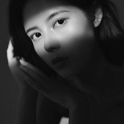 黑白模特