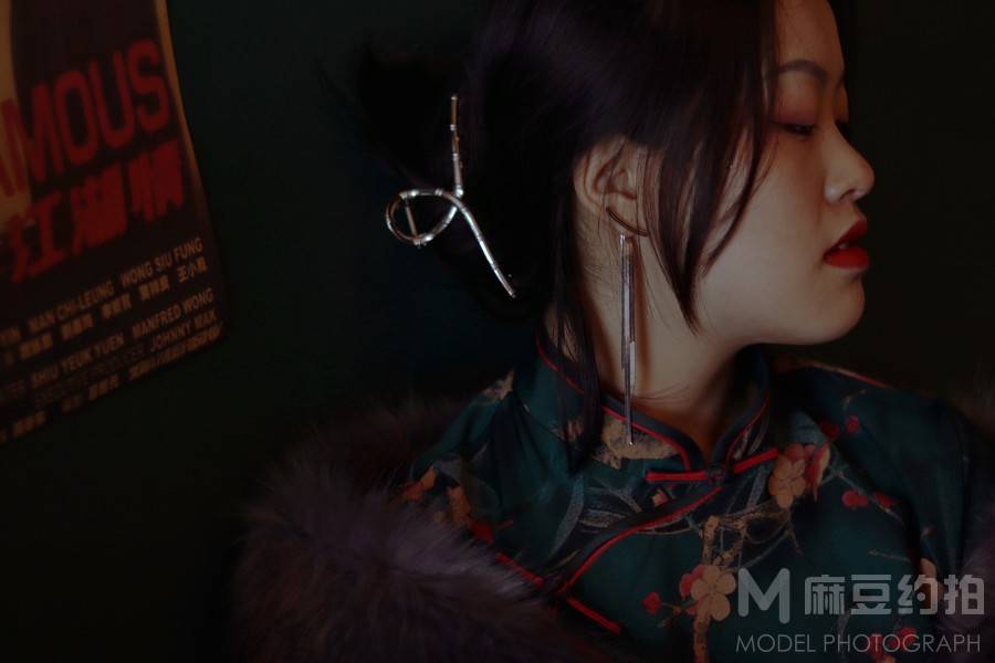 情绪模特