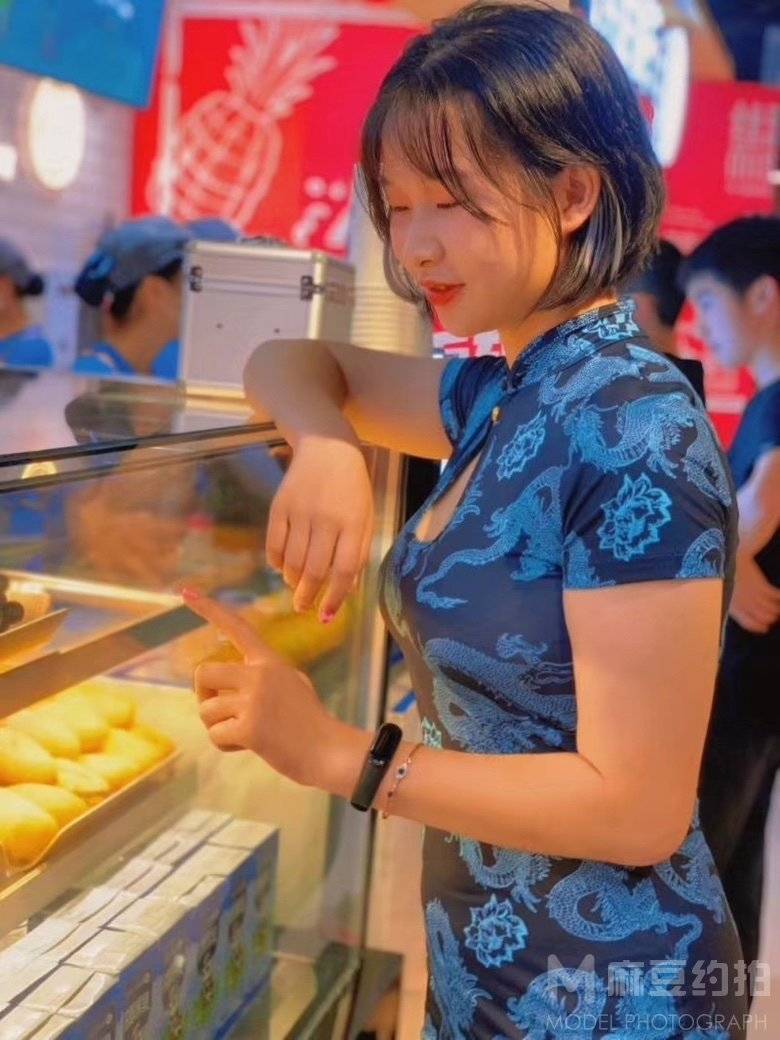 情绪模特