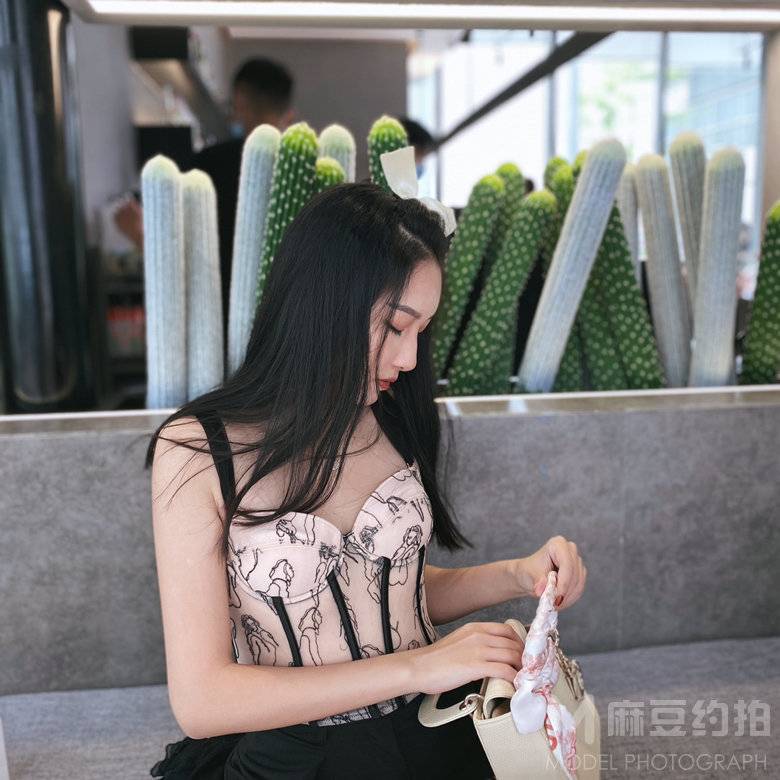 妆容模特