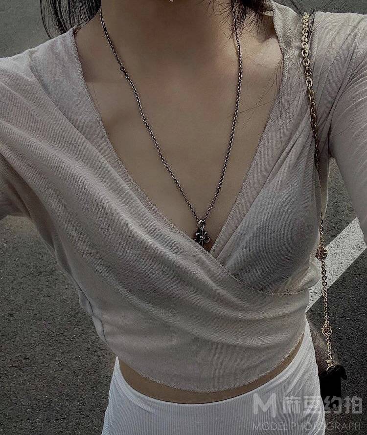 黑白模特