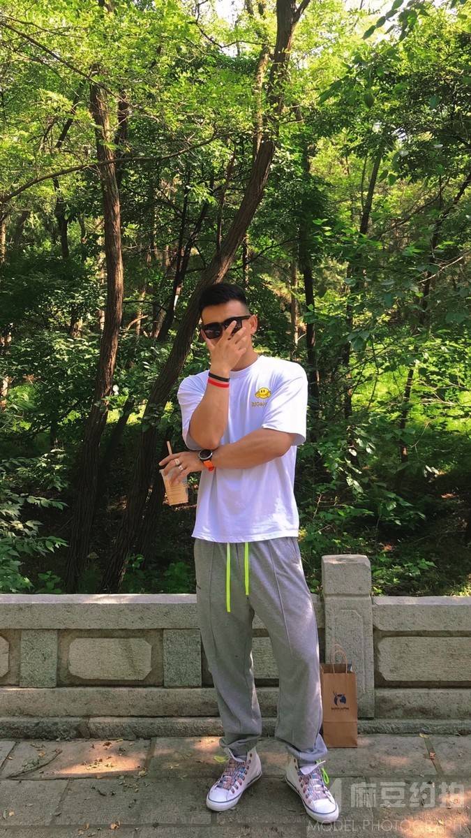 纪实模特