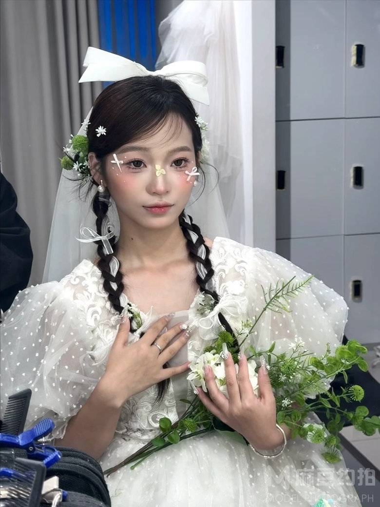 清新模特