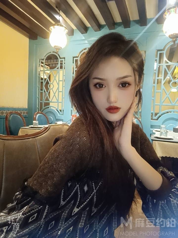 黑白模特
