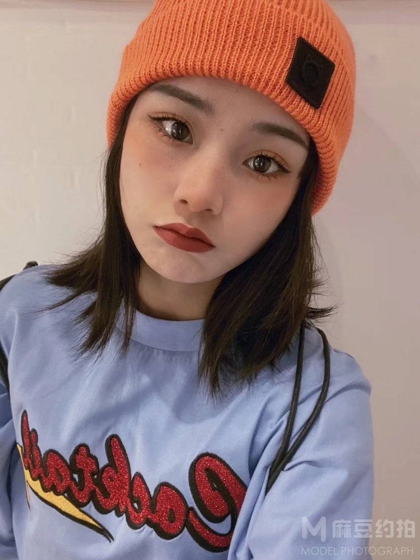 黑白模特