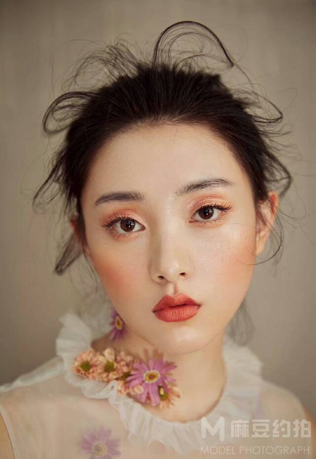 妆容模特