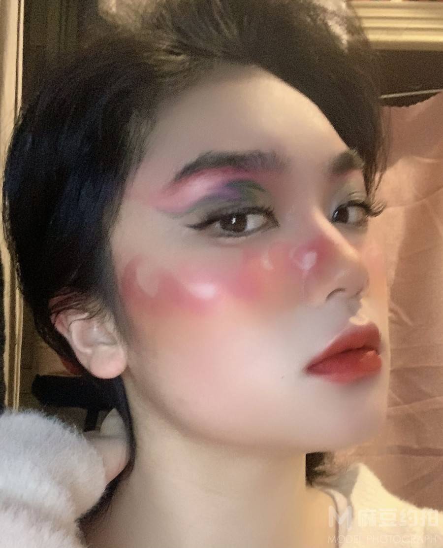 妆容模特
