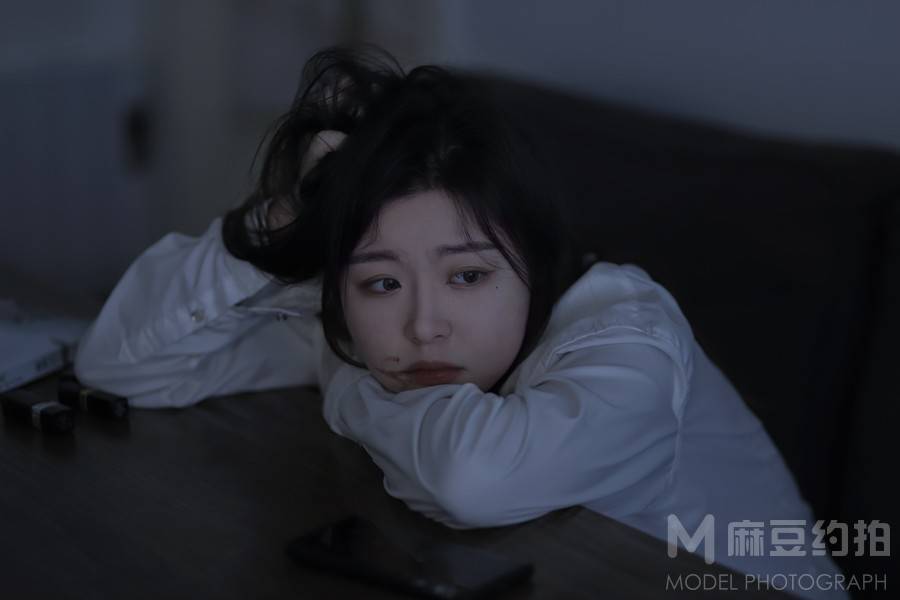 情绪模特