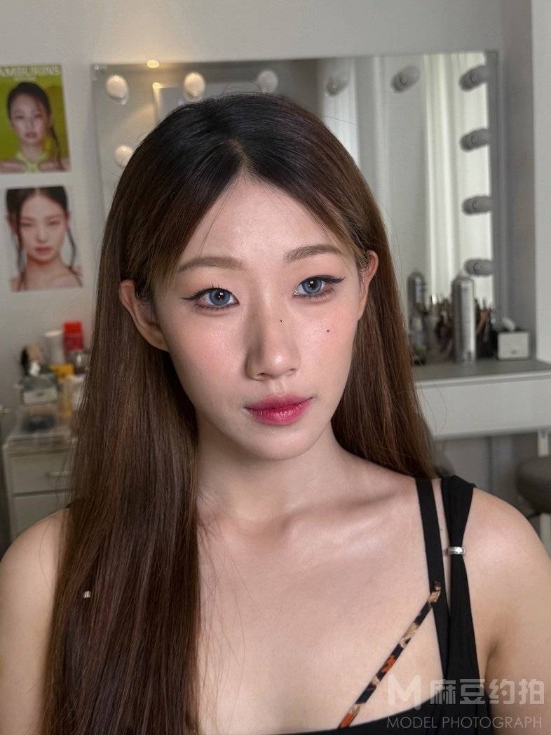 妆容模特