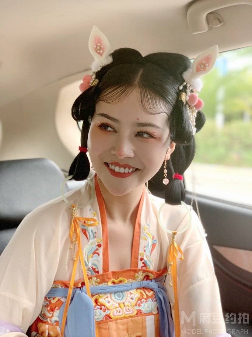 妆容模特