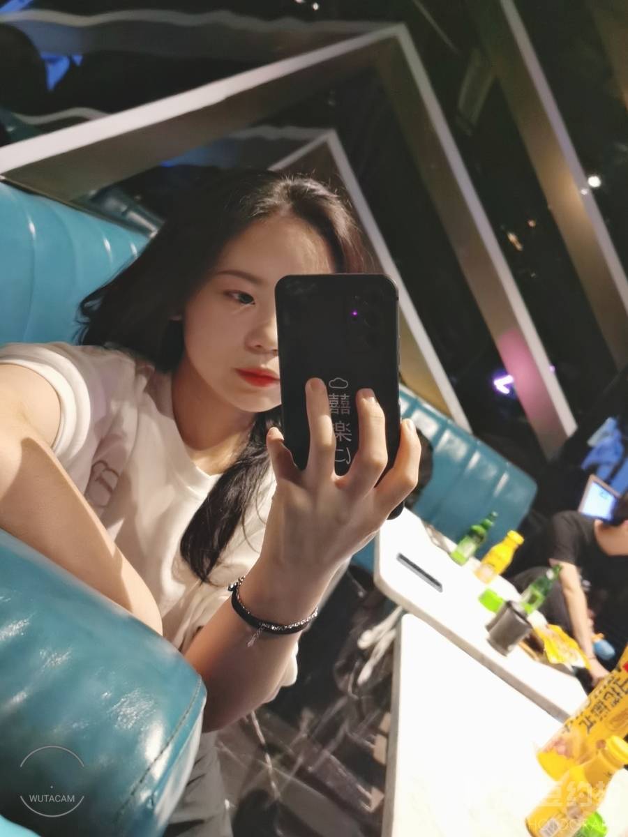 黑白模特