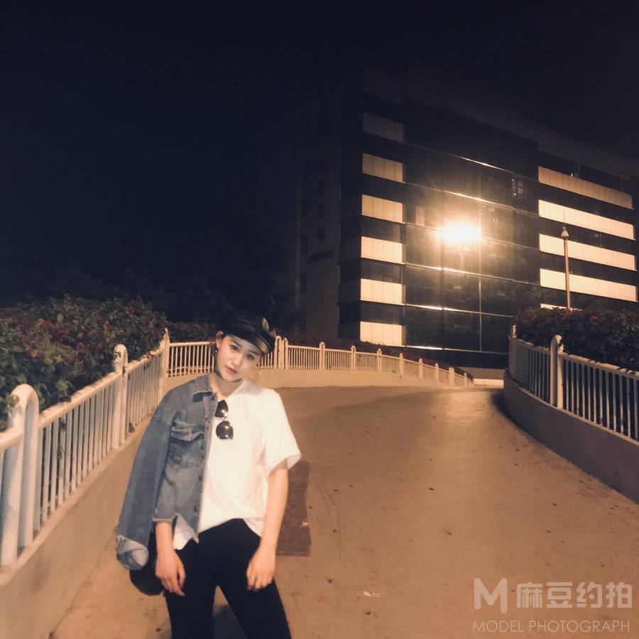 夜景模特