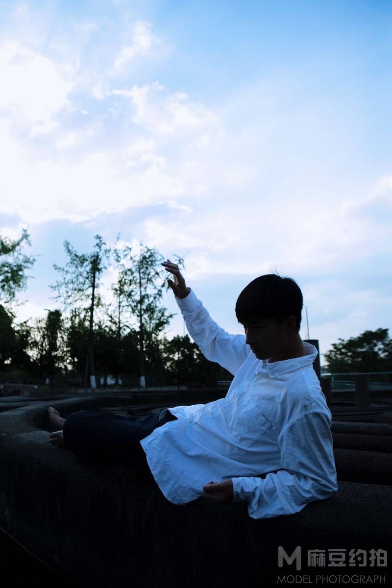情绪模特