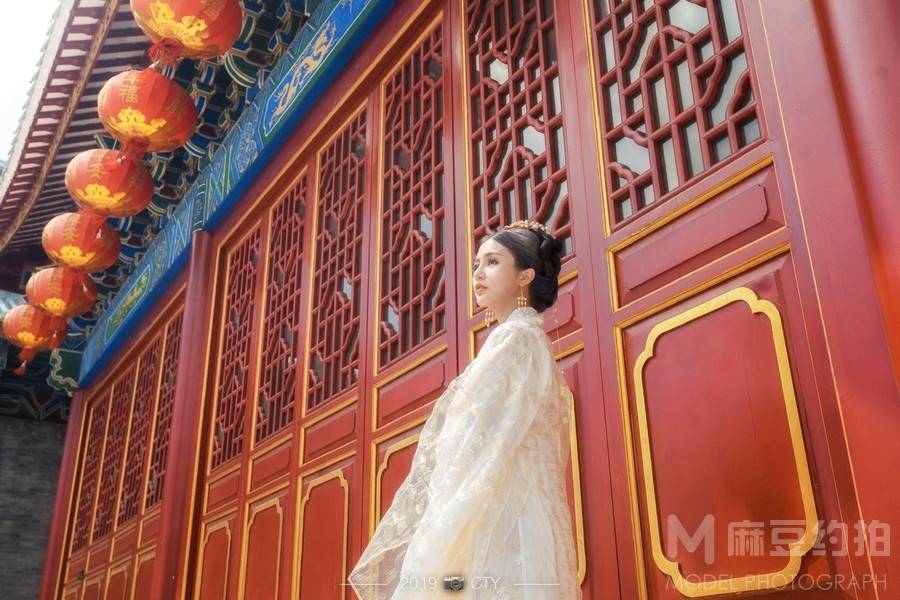汉服模特