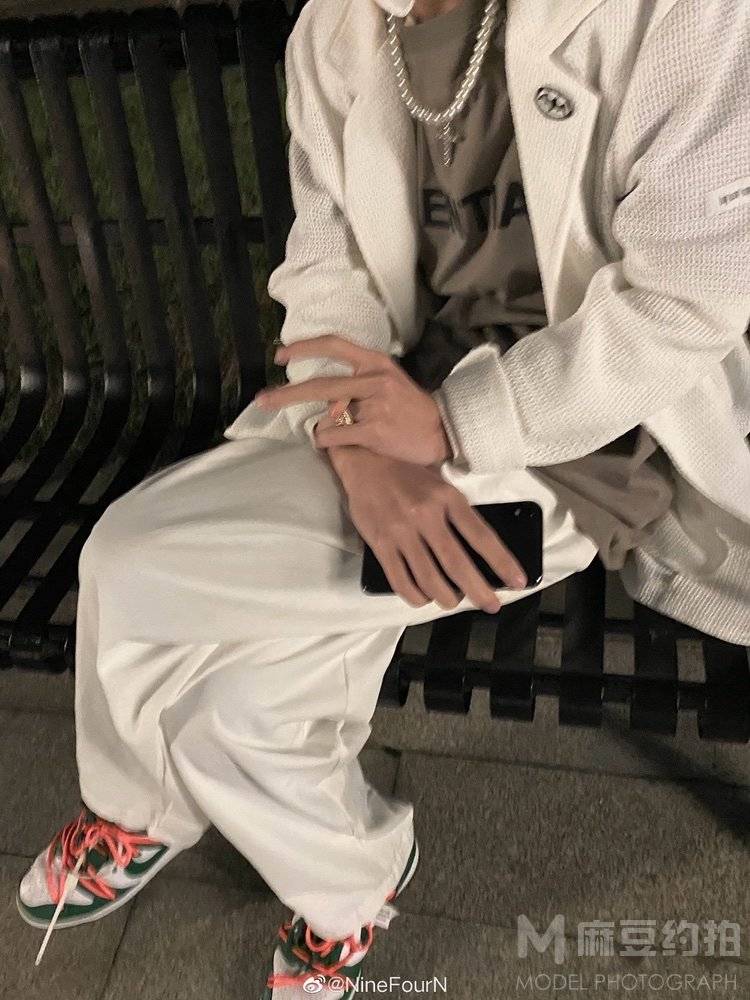 黑白模特