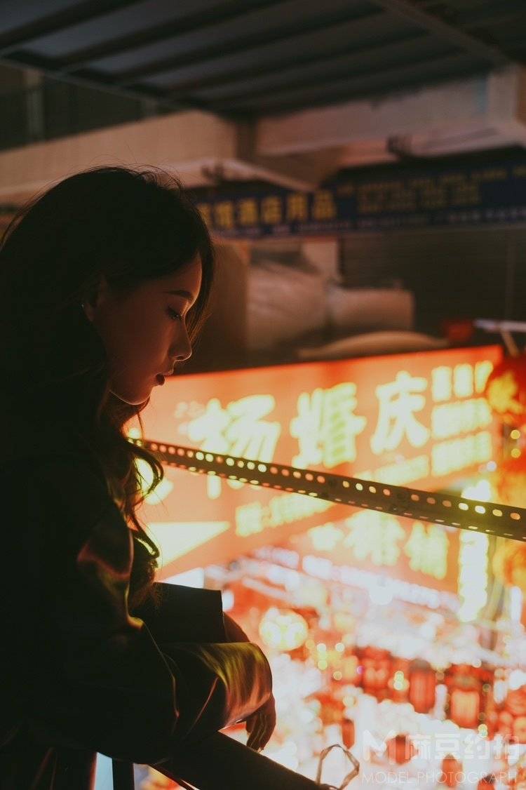 情绪模特