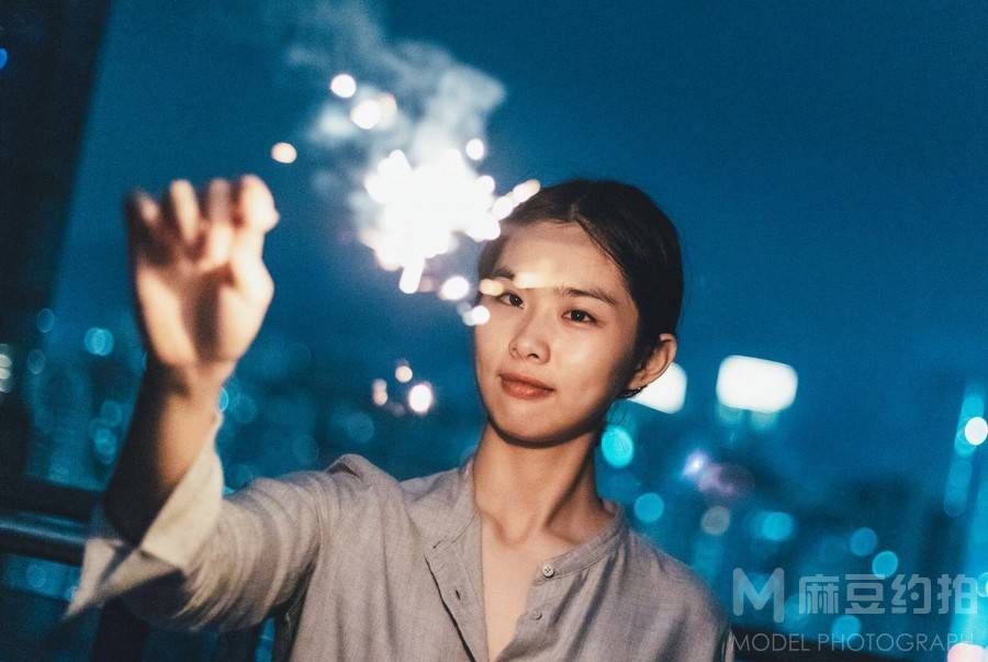 情绪模特