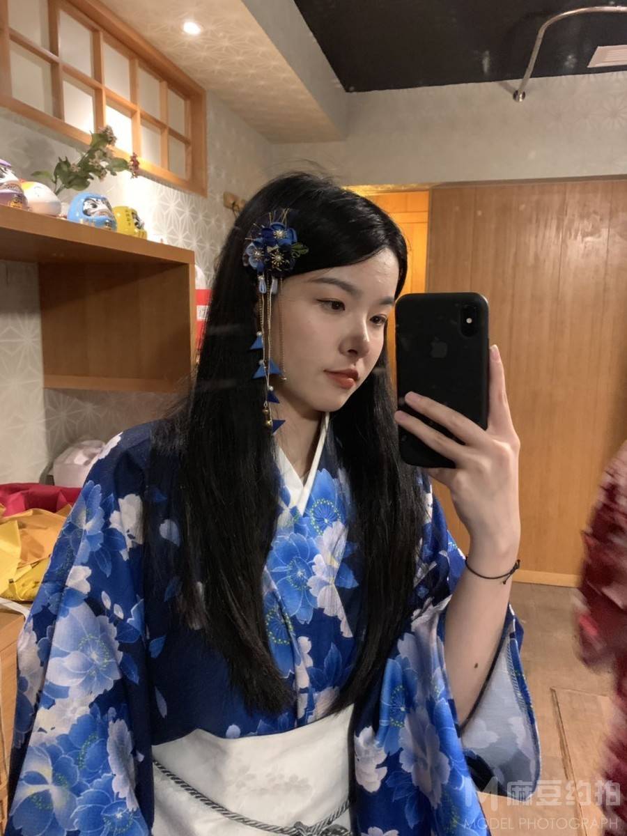 黑白模特