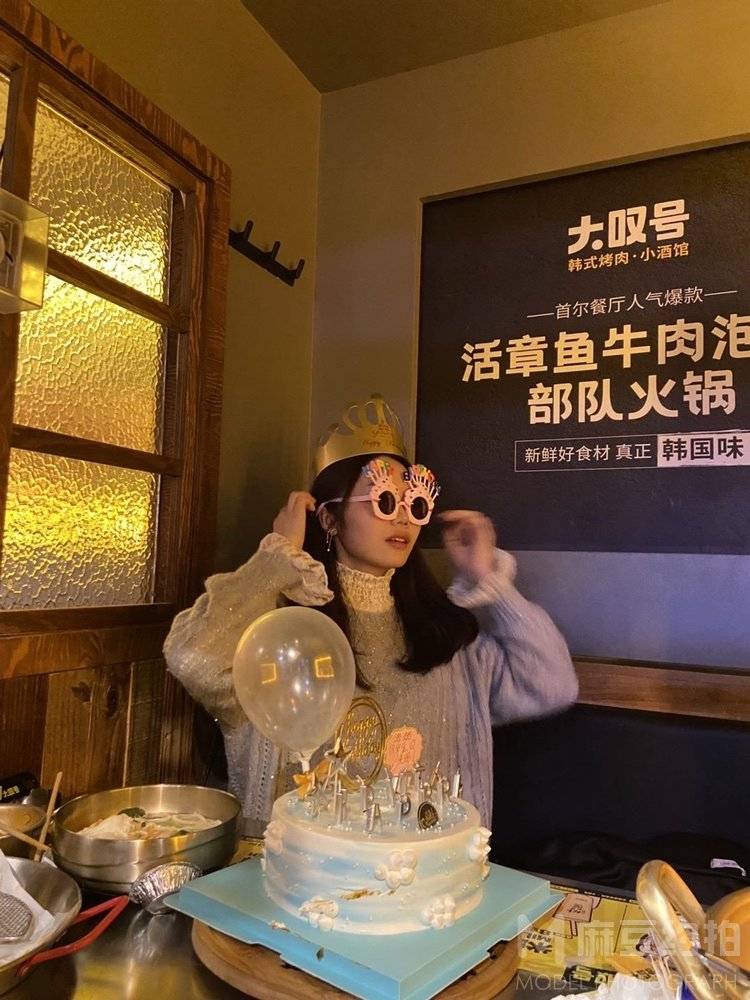 校园模特