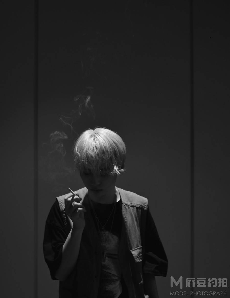 黑白模特