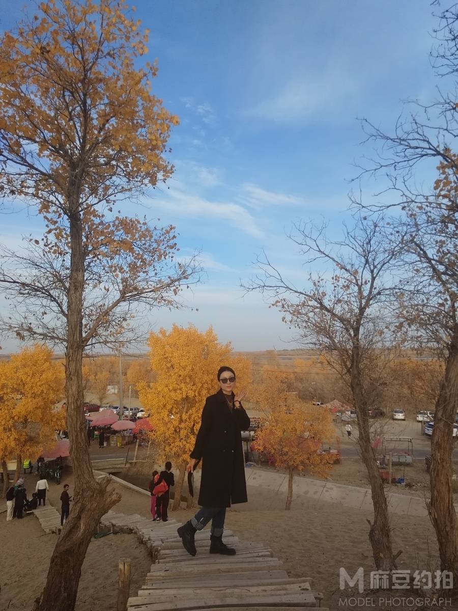 黑白模特