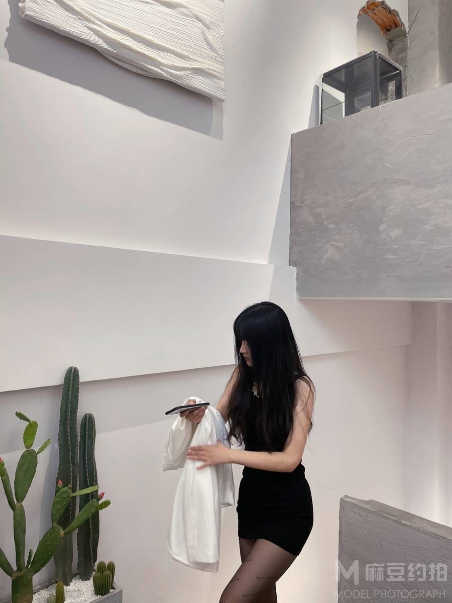 黑白模特