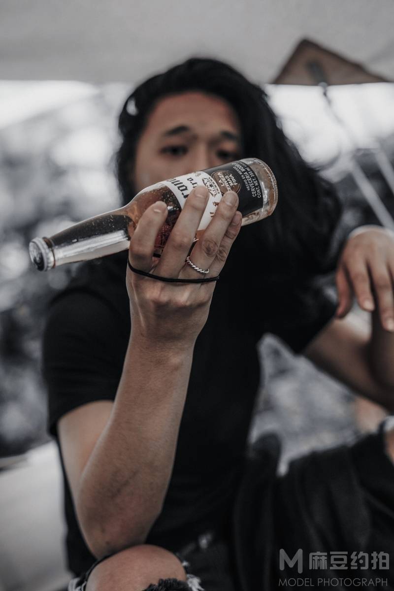 黑白模特