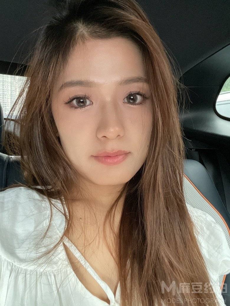 纪实模特