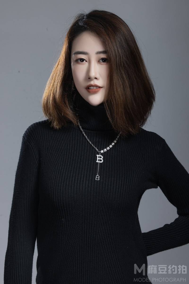 黑白模特