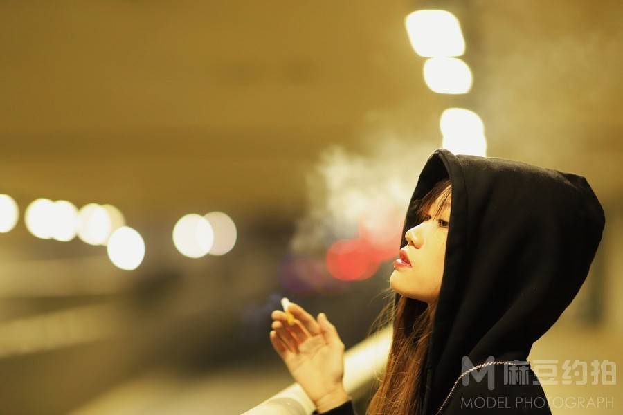 情绪模特