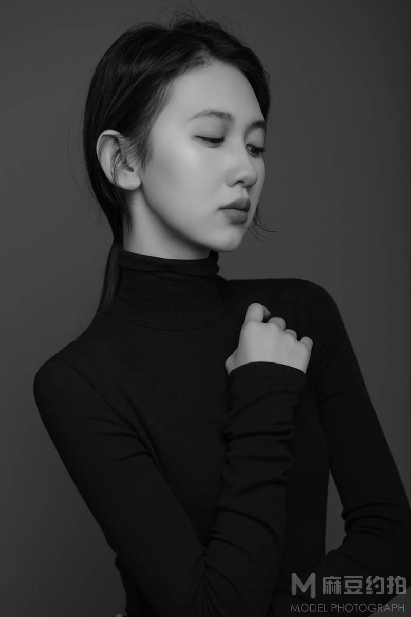 黑白模特