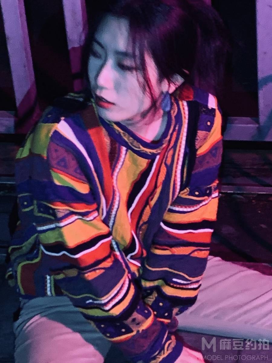 情绪模特