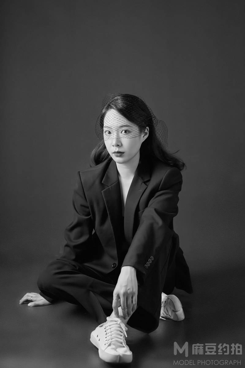 黑白模特